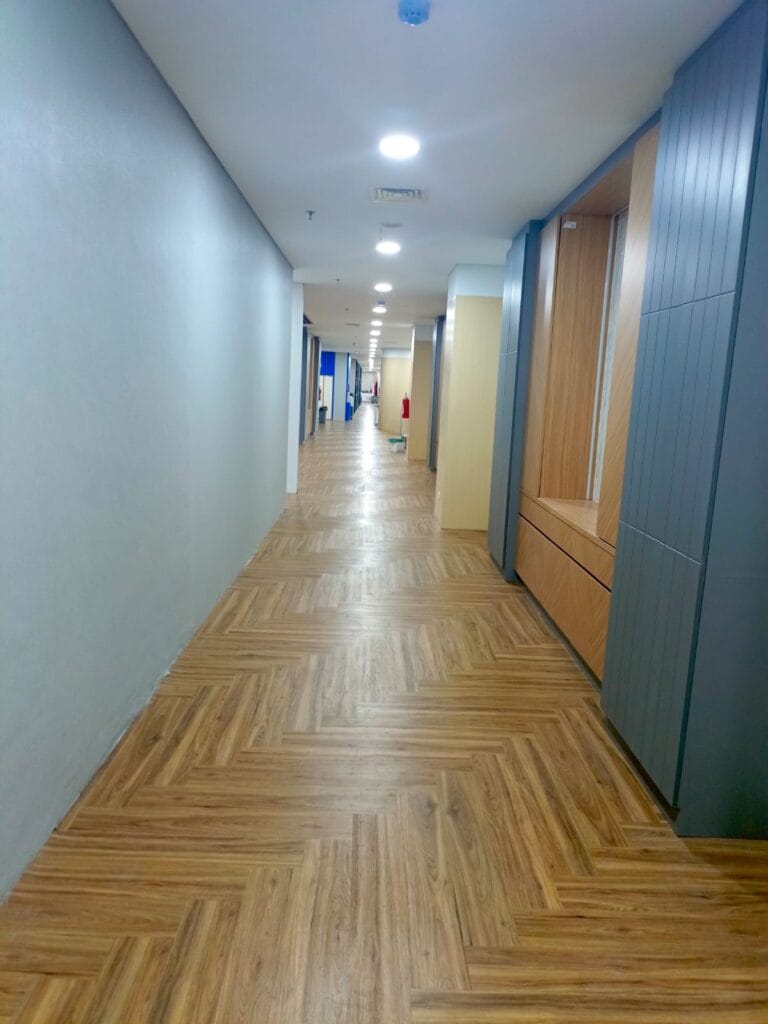 Vinyl Tile Motif Kayu