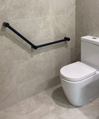 Grab Bar pada Fasilitas Umum