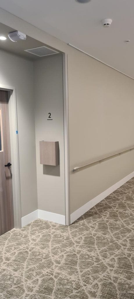 Corner Guard Transparan vs Solid