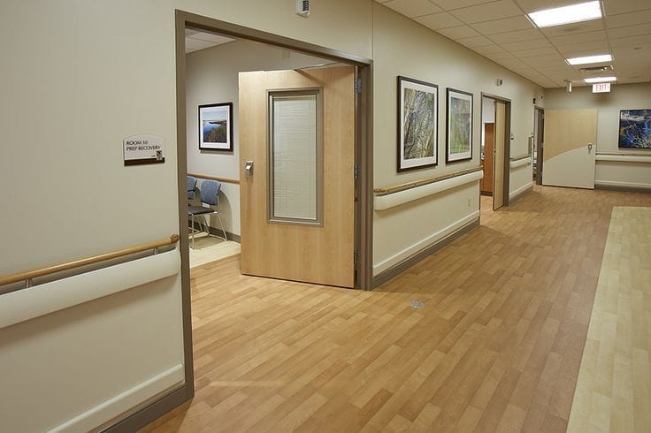 Wall Guard di Proyek Komersial