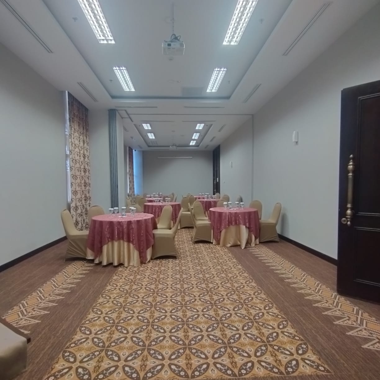 Broadloom Carpet untuk Area VIP